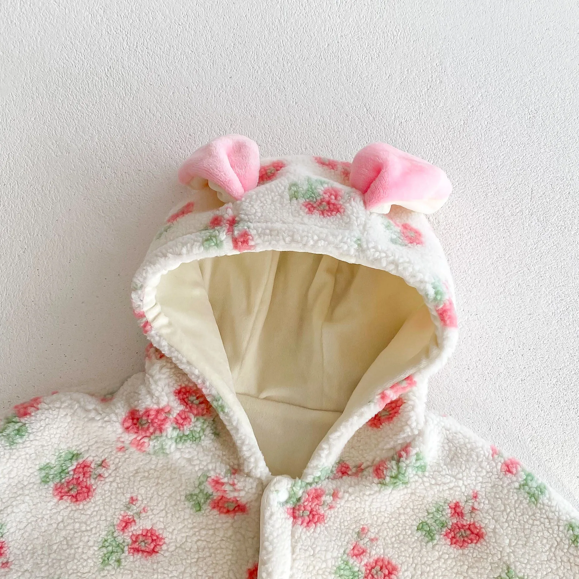 Autumn and Winter Baby Girl Floral Pattern Warm Cozy Fleece Cape